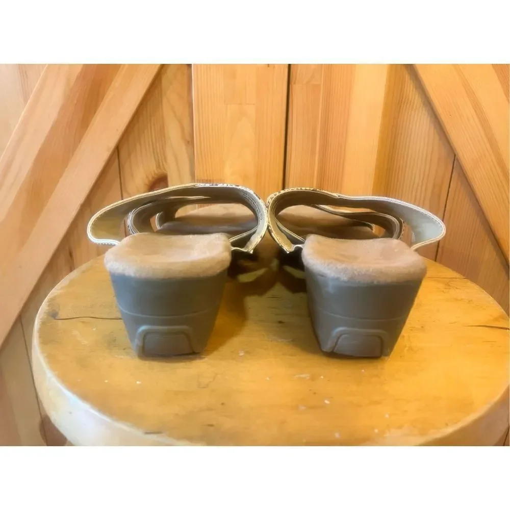 A2 Aerosoles Womens Sandals 10M Flowerpower Khaki Tan Snake Print Wedge Heel